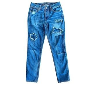 American Eagle Tomgirl Distressed Denim Patched Jeans Size 2